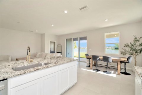 House in Plant City, Florida 4 bedrooms, 189.06 sq.m. № 1838978 - photo 12