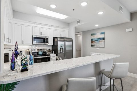 Condo in New Smyrna Beach, Florida, 3 bedrooms  № 2388156 - photo 10