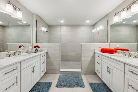 Condo in New Smyrna Beach, Florida, 3 bedrooms  № 2388156 - photo 18