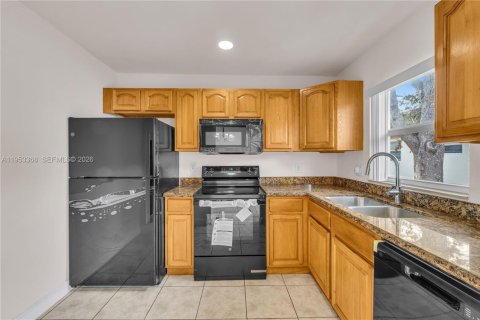 Condominio en Lauderhill, Florida, 3 dormitorios № 2030251