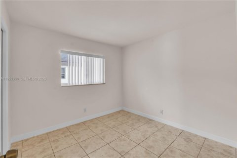 Condominio en venta en Lauderhill, Florida, 3 dormitorios, 125.42 m2 № 2030251 - foto 10