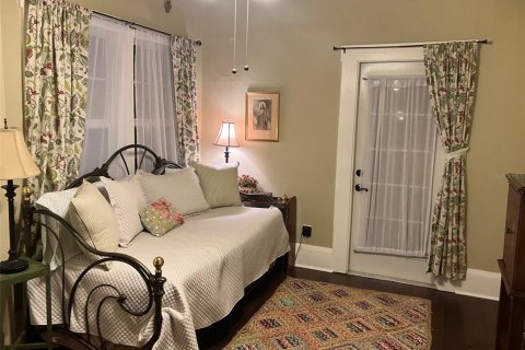 House in Tarpon Springs, Florida 3 bedrooms, 111.48 sq.m. № 1666435 - photo 8