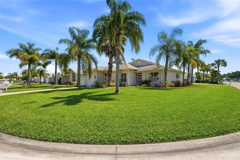 House in St. Lucie, Florida 2 bedrooms, 121.24 sq.m. № 2233269 - photo 5