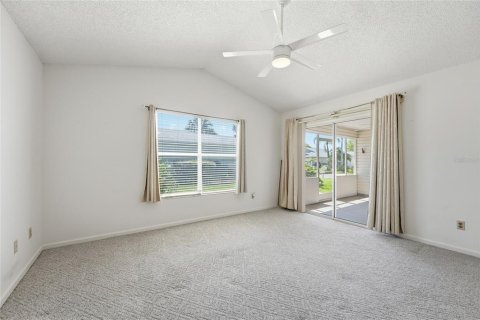 House in St. Lucie, Florida 2 bedrooms, 121.24 sq.m. № 2233269 - photo 14