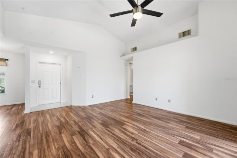 House in St. Lucie, Florida 2 bedrooms, 121.24 sq.m. № 2233269 - photo 6