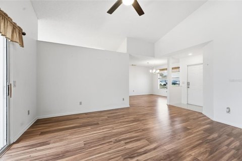 House in St. Lucie, Florida 2 bedrooms, 121.24 sq.m. № 2233269 - photo 7