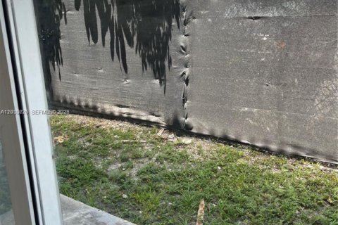 Condominio en venta en North Miami Beach, Florida, 3 dormitorios, 104.89 m2 № 2078033 - foto 12