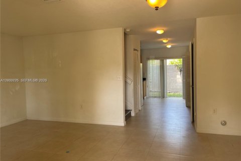 Condominio en venta en North Miami Beach, Florida, 3 dormitorios, 104.89 m2 № 2078033 - foto 7