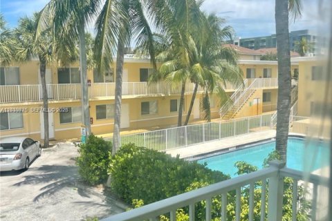 Condominio en venta en North Miami Beach, Florida, 3 dormitorios, 104.89 m2 № 2078033 - foto 21