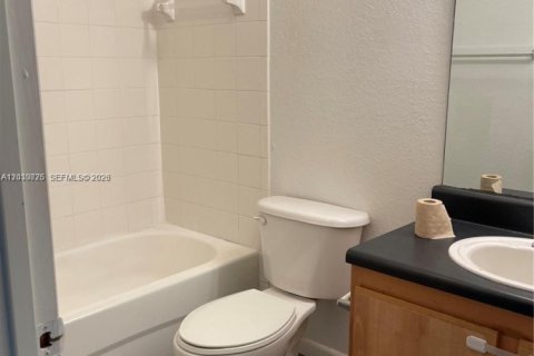 Condominio en venta en North Miami Beach, Florida, 3 dormitorios, 104.89 m2 № 2078033 - foto 15