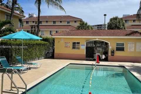 Condominio en venta en North Miami Beach, Florida, 3 dormitorios, 104.89 m2 № 2078033 - foto 22