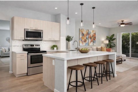 House in Weston, Florida 4 bedrooms, 172.71 sq.m. № 2055934 - photo 15