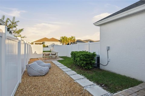 Villa ou maison à vendre à Wesley Chapel, Floride: 3 chambres, 144.93 m2 № 2424207 - photo 28