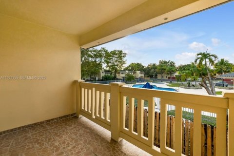 Adosado en venta en Miami, Florida, 2 dormitorios, 117.61 m2 № 1989667 - foto 16
