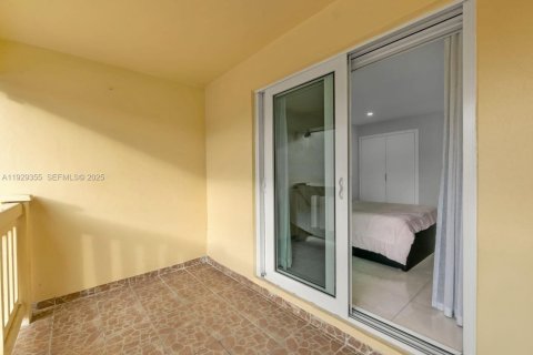 Adosado en venta en Miami, Florida, 2 dormitorios, 117.61 m2 № 1989667 - foto 18