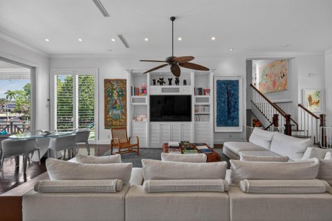 House in Fort Lauderdale, Florida 4 bedrooms, 329.25 sq.m. № 2147357 - photo 8