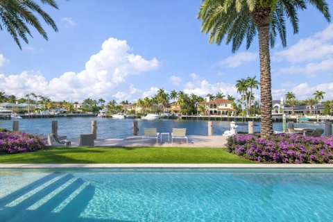 House in Fort Lauderdale, Florida 4 bedrooms, 329.25 sq.m. № 2147357 - photo 2