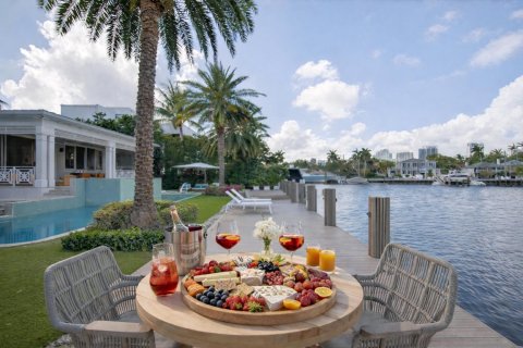 House in Fort Lauderdale, Florida 4 bedrooms, 329.25 sq.m. № 2147357 - photo 5