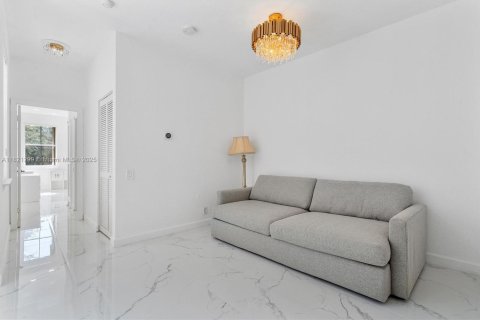 Adosado en venta en Hollywood, Florida, 3 dormitorios, 219.81 m2 № 2017224 - foto 22