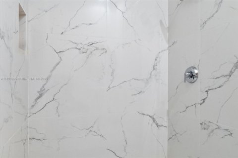 Adosado en venta en Hollywood, Florida, 3 dormitorios, 219.81 m2 № 2017224 - foto 18