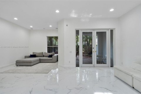 Adosado en venta en Hollywood, Florida, 3 dormitorios, 219.81 m2 № 2017224 - foto 16