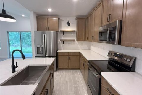 Villa ou maison à louer à Ocala, Floride: 3 chambres, 194.54 m2 № 1908411 - photo 4