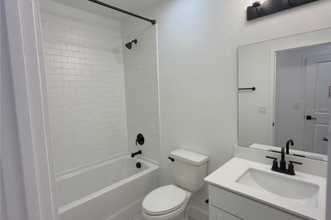 Villa ou maison à louer à Ocala, Floride: 3 chambres, 194.54 m2 № 1908411 - photo 11