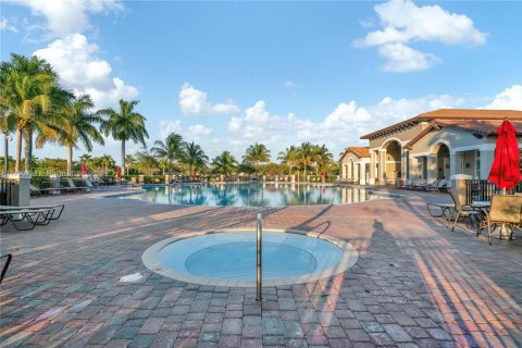 Copropriété à vendre à Cutler Bay, Floride: 2 chambres, 75.9 m2 № 1940261 - photo 24