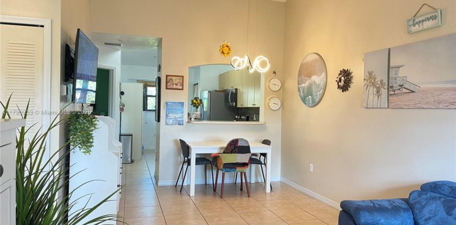 Condo in Cutler Bay, Florida, 2 bedrooms  № 1940261