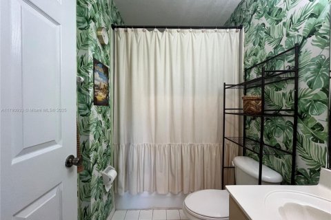 Condo in Cutler Bay, Florida, 2 bedrooms  № 1940261 - photo 12