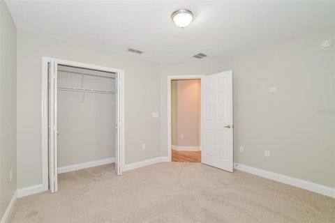 House in Winter Haven, Florida 3 bedrooms, 172.71 sq.m. № 1911779 - photo 17