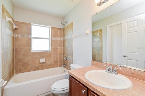 House in Winter Haven, Florida 3 bedrooms, 172.71 sq.m. № 1911779 - photo 18