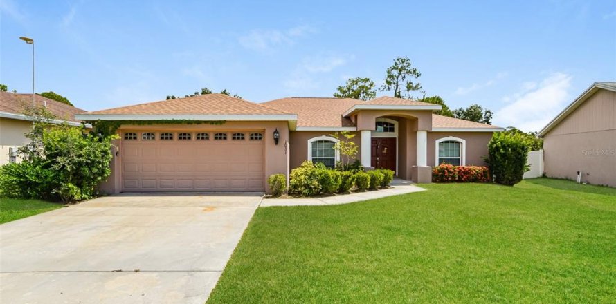 House in Winter Haven, Florida 3 bedrooms, 172.71 sq.m. № 1911779
