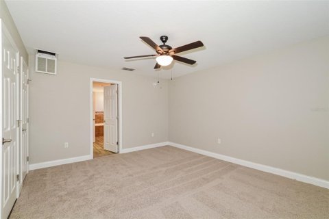 House in Winter Haven, Florida 3 bedrooms, 172.71 sq.m. № 1911779 - photo 10