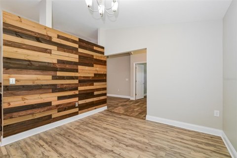 House in Winter Haven, Florida 3 bedrooms, 172.71 sq.m. № 1911779 - photo 9