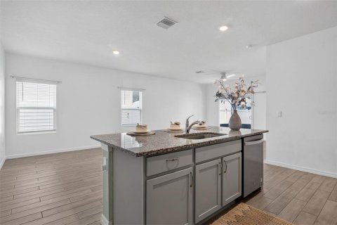 Villa ou maison à louer à Gainesville, Floride: 5 chambres, 220.18 m2 № 2167653 - photo 12