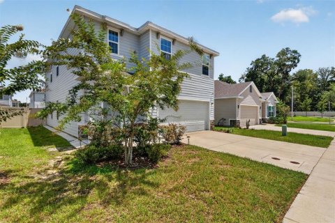 Villa ou maison à louer à Gainesville, Floride: 5 chambres, 220.18 m2 № 2167653 - photo 2