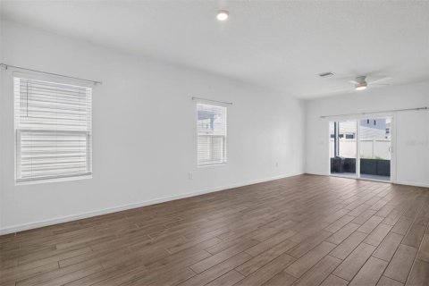 Villa ou maison à louer à Gainesville, Floride: 5 chambres, 220.18 m2 № 2167653 - photo 7