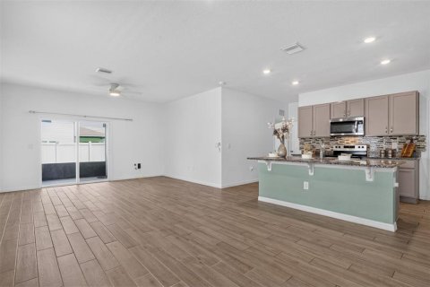 Villa ou maison à louer à Gainesville, Floride: 5 chambres, 220.18 m2 № 2167653 - photo 9