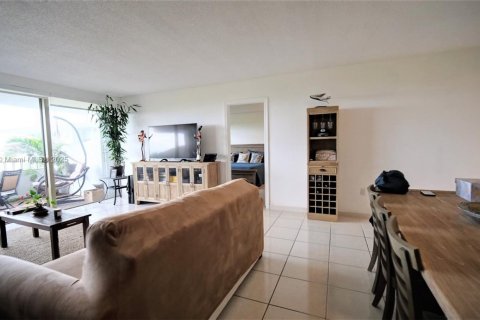 Copropriété à louer à Key Biscayne, Floride: 1 chambre, 83.15 m2 № 1700500 - photo 1