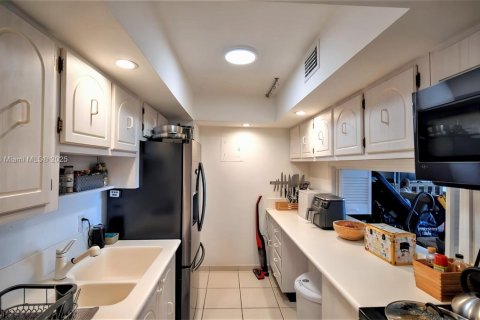 Copropriété à louer à Key Biscayne, Floride: 1 chambre, 83.15 m2 № 1700500 - photo 6