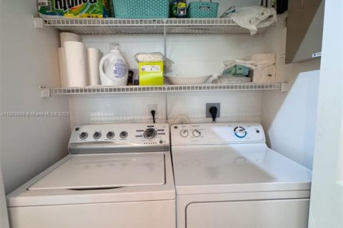 House in Delray Beach, Florida 3 bedrooms, 145.86 sq.m. № 1955307 - photo 7