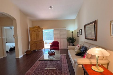 House in Delray Beach, Florida 3 bedrooms, 145.86 sq.m. № 1955307 - photo 11