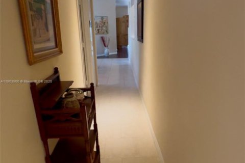 House in Delray Beach, Florida 3 bedrooms, 145.86 sq.m. № 1955307 - photo 19