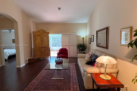 House in Delray Beach, Florida 3 bedrooms, 145.86 sq.m. № 1955307 - photo 10