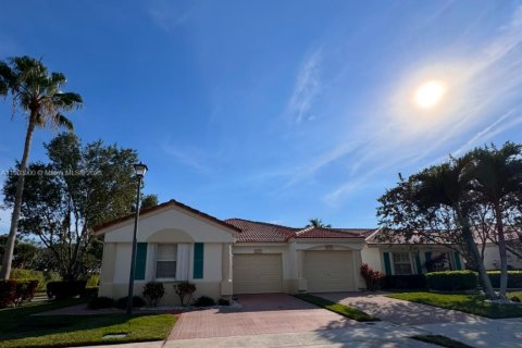 House in Delray Beach, Florida 3 bedrooms, 145.86 sq.m. № 1955307 - photo 1