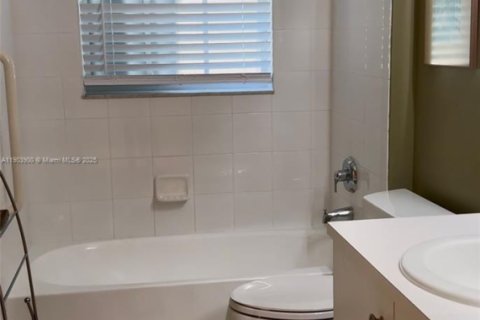 House in Delray Beach, Florida 3 bedrooms, 145.86 sq.m. № 1955307 - photo 21