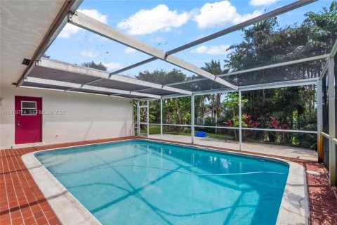 House in Davie, Florida 3 bedrooms, 181.44 sq.m. № 2044287 - photo 18