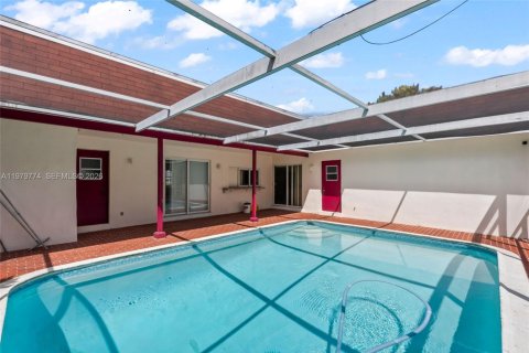 House in Davie, Florida 3 bedrooms, 181.44 sq.m. № 2044287 - photo 20