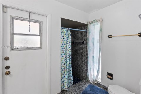 House in Davie, Florida 3 bedrooms, 181.44 sq.m. № 2044287 - photo 7